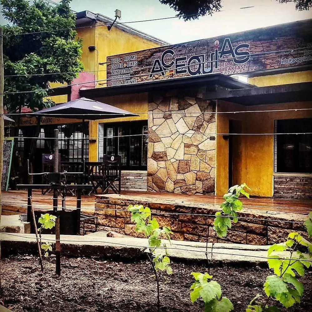 Acequias Bed And Breakfast Chacras de Coria Bed & Breakfast